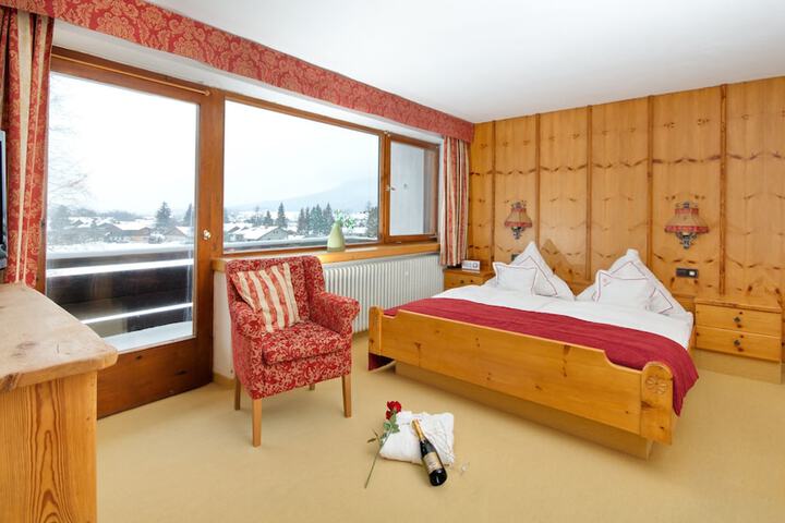 Room 2 of 31