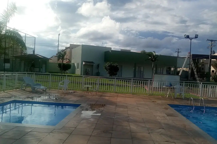Pool 5 of 9