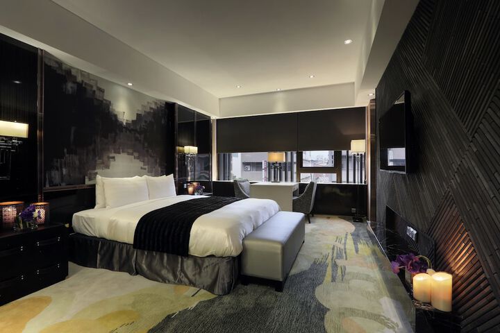 Room 3 of 38