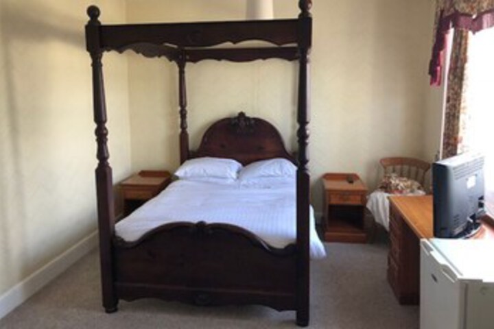 Room 33 of 34