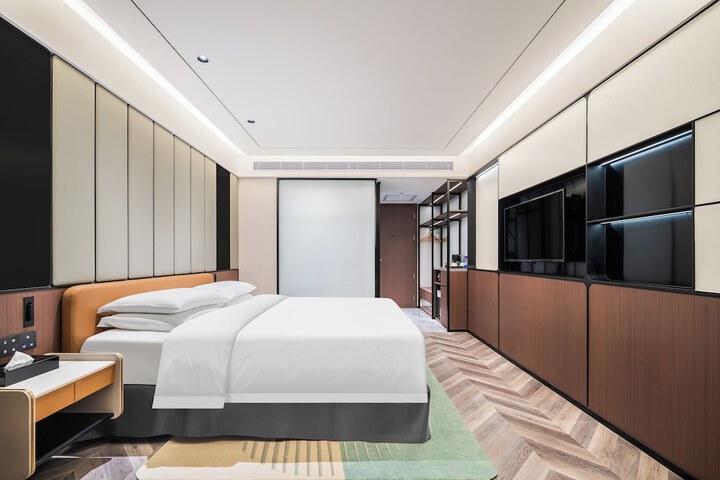 Room 25 of 59
