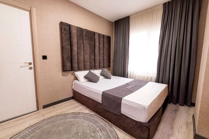 Room 13 of 50