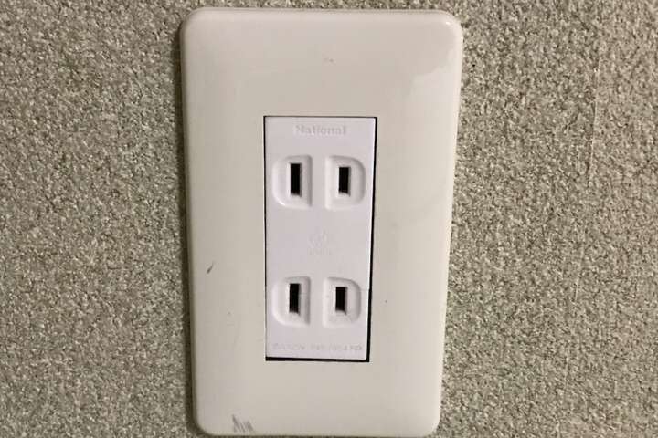 Room 13 of 102