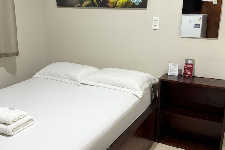 Room 25 of 47