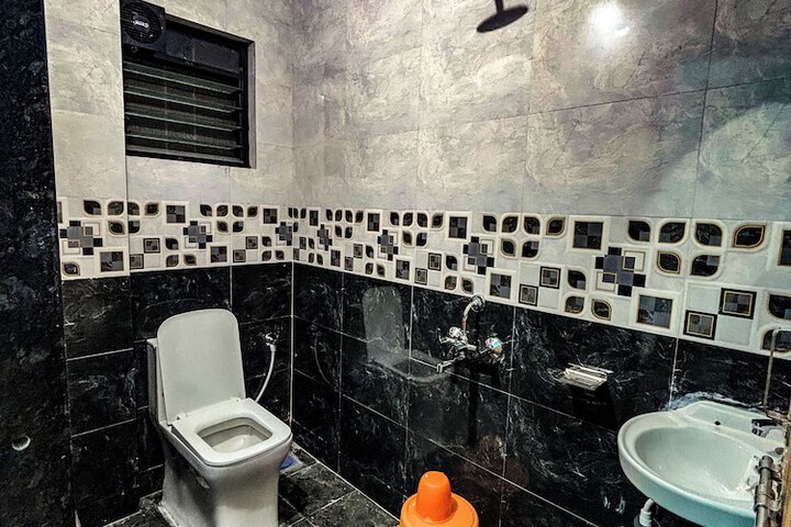 Room 12 of 14