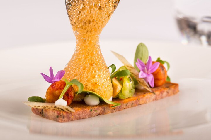 Dining 27 of 40