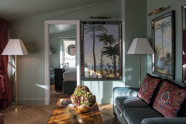 Room 42 of 179