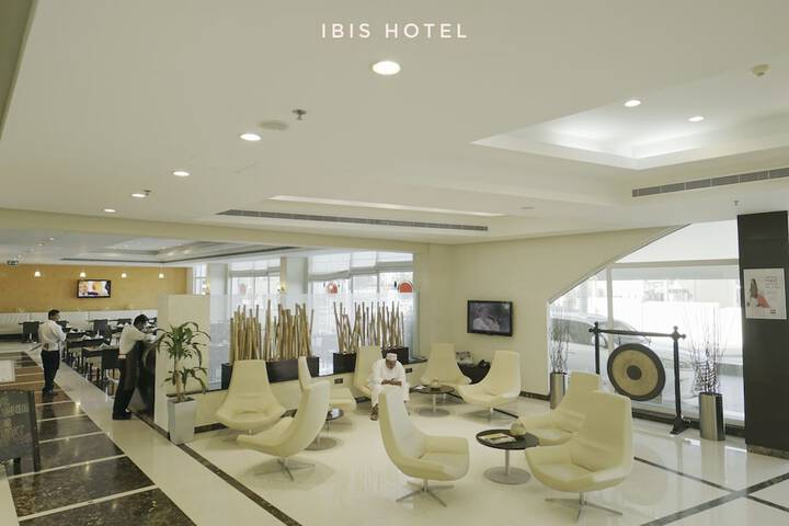 Entrance & Lobby