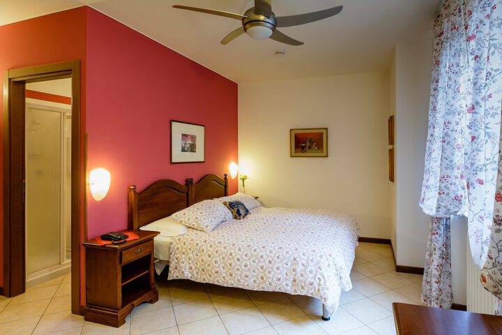 Room 25 of 115
