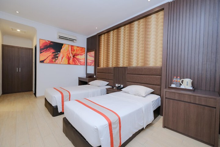 Room 19 of 74
