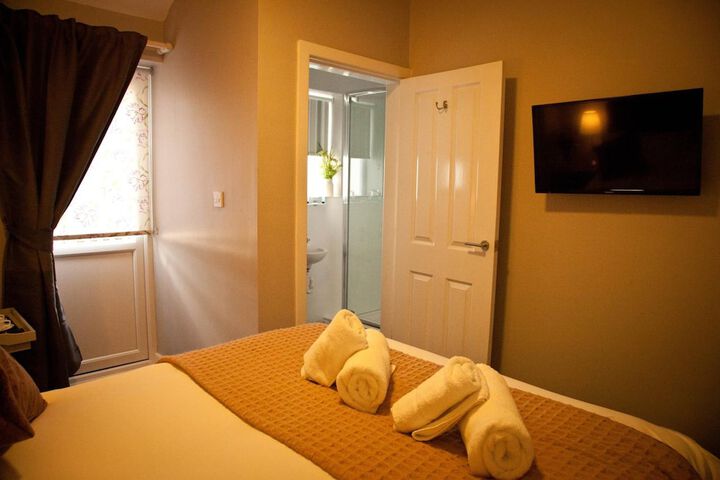 Room 14 of 28
