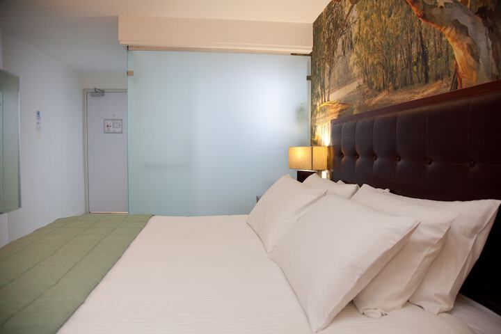 Room 3 of 22