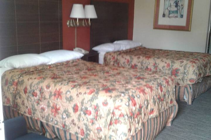 2 Double Beds (4 of 11)