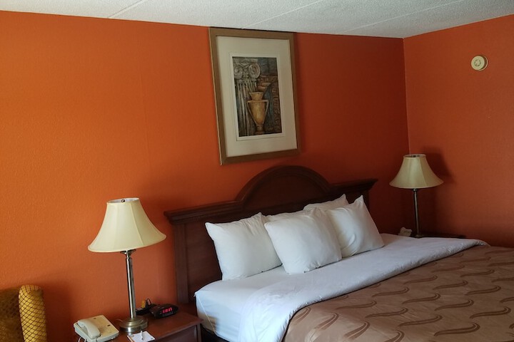 1 King Bed (14 of 19)