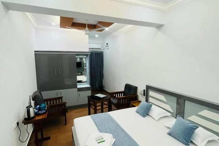 Room 6 of 23