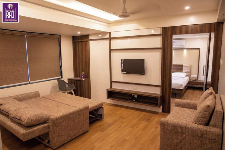 Room 6 of 19