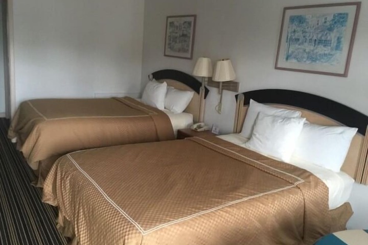 2 Double Beds (5 of 7)