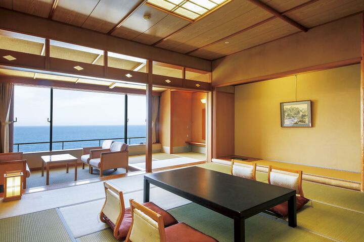 Room 10 of 38