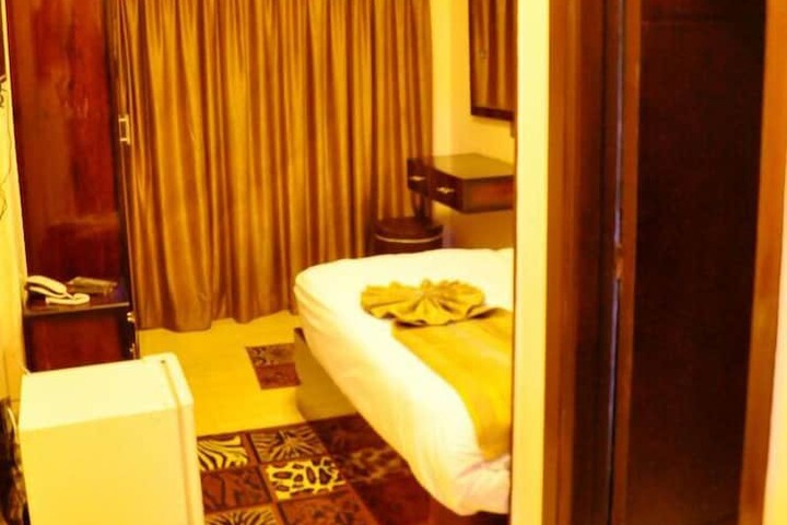Room 15 of 38