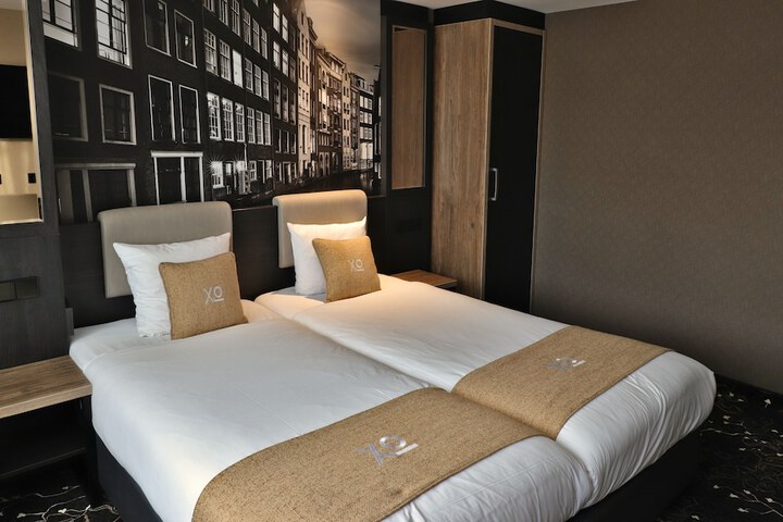 Room 6 of 48