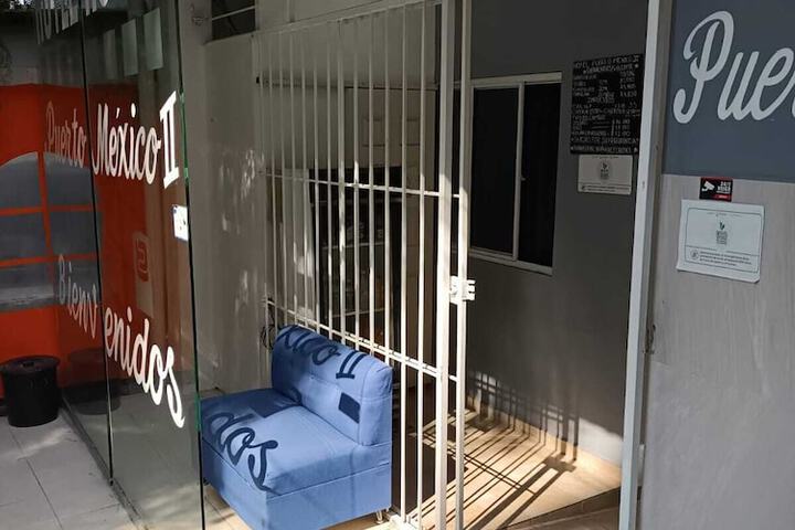 Room 10 of 12