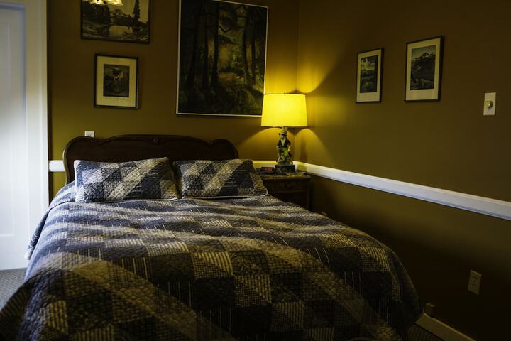Room 6 of 70