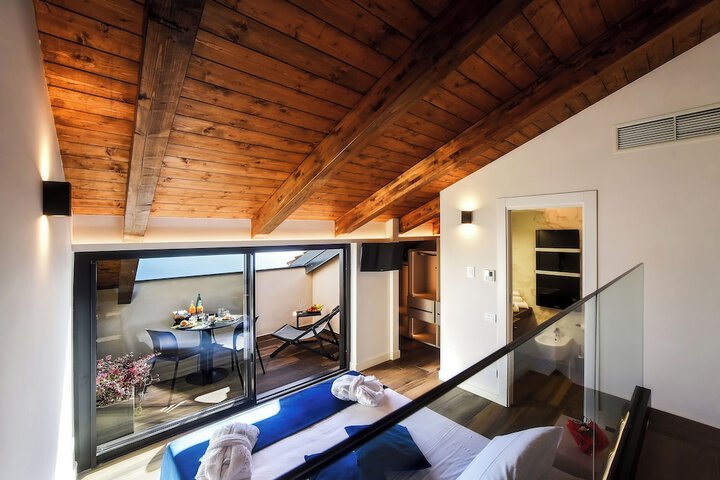 Room 15 of 64