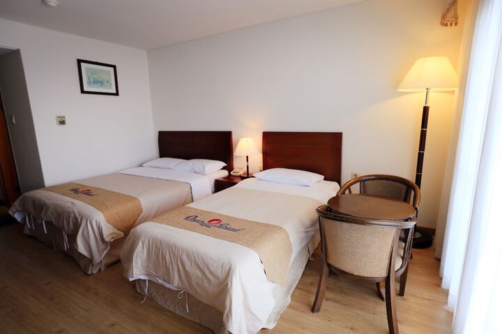Room 6 of 36