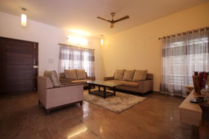 Room 6 of 32