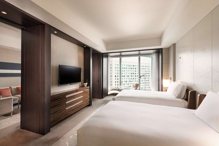 Room 16 of 111