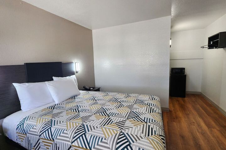 Room 52 of 125