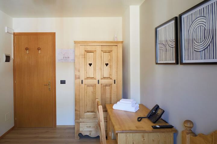 Room 6 of 21