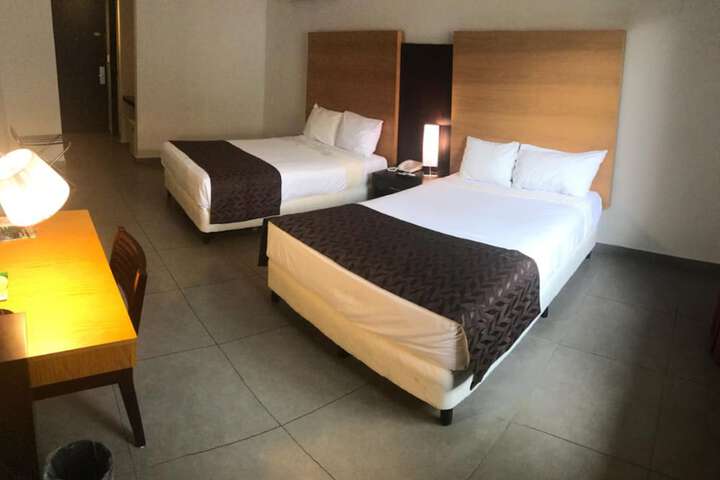 Room 6 of 37