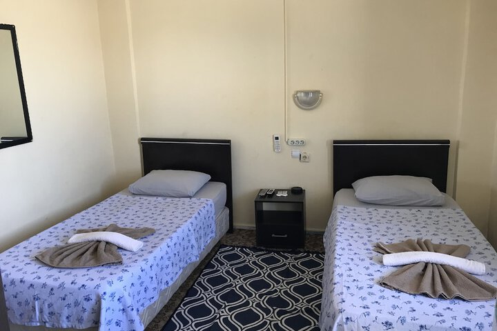 Room 3 of 41