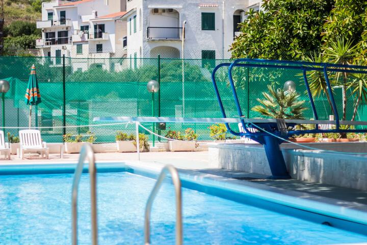 Pool Hotel