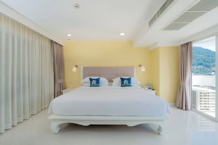 Room 18 of 111