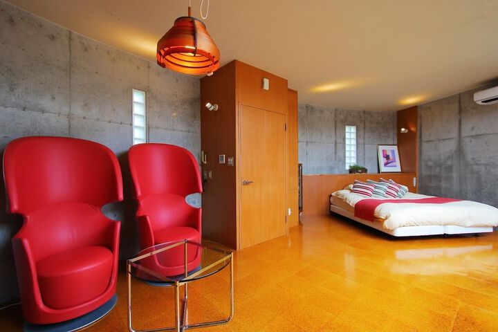 Room 4 of 38