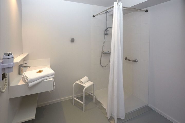 Room 20 of 32
