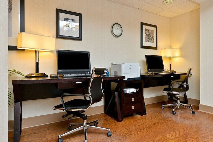 Business Center 26 of 31