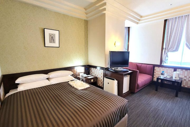 Room 15 of 66