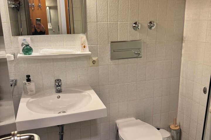Room 13 of 15