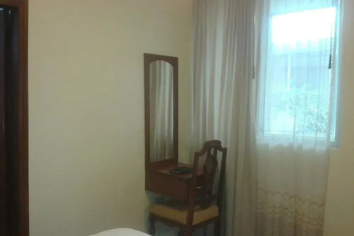 Room 7 of 18