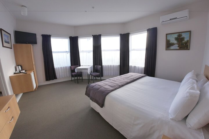 Room 6 of 26