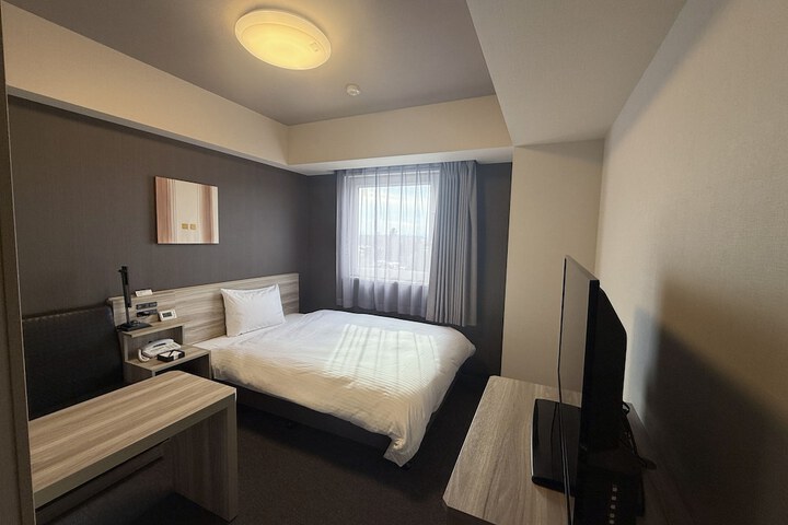 Room 15 of 35