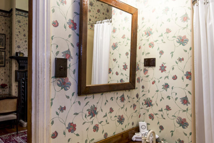 Room 42 of 85