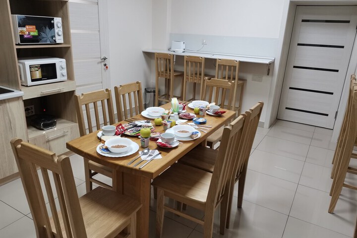 Dining 10 of 44