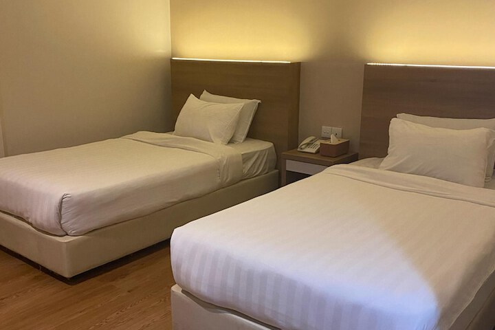 Room 10 of 15