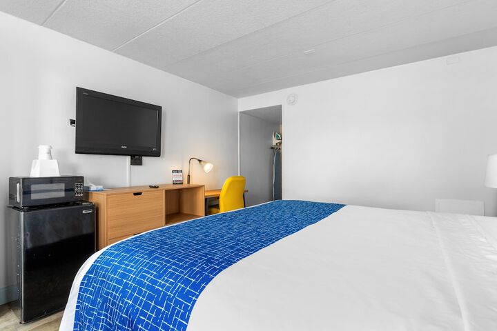 Room 17 of 32