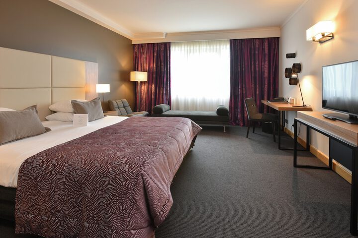 Room 32 of 96