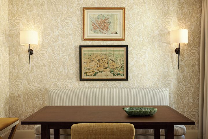 Room 50 of 94